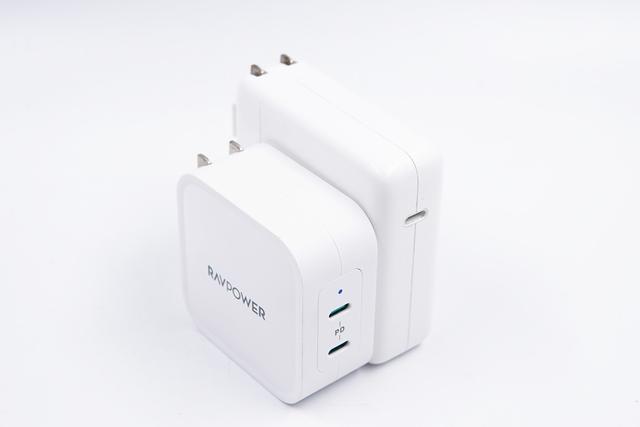 充電器 type-c RAVPower PD対応 充電器 90W 2ポートUSB RAVPower、90W USB PDに対応した2ポート仕様のUSB-C急速充電器