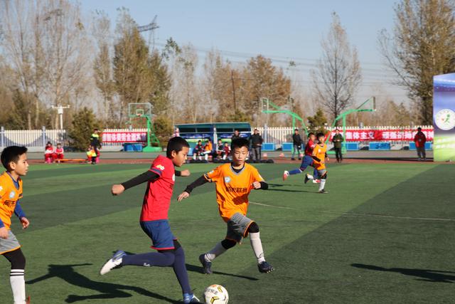 足球|“周末联赛”三区争霸赛暨2020“周末联赛”在达拉特旗激烈开赛