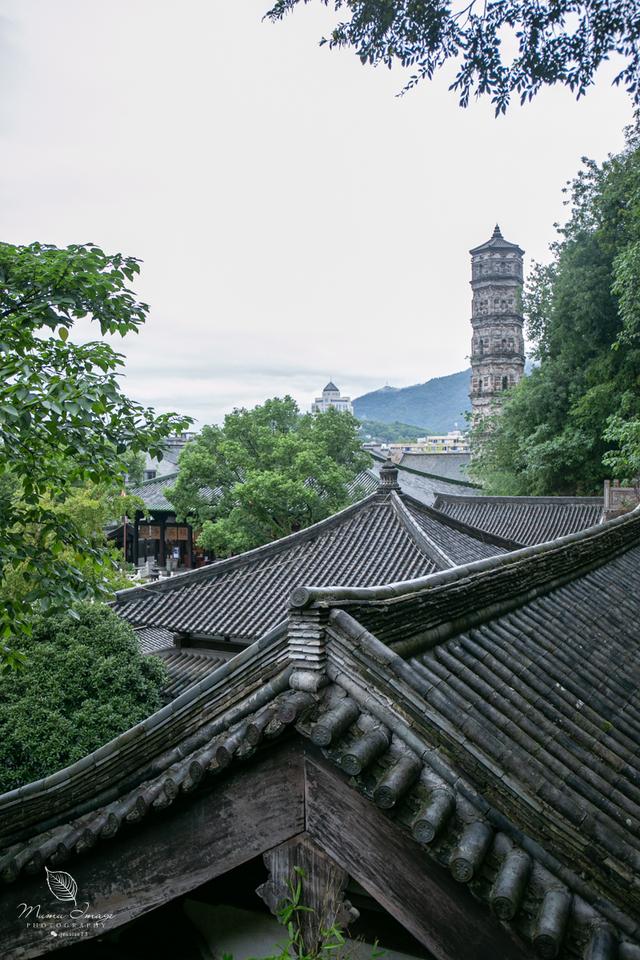 【临海】浙江一座仅百余米的山，有鉴真大师曾待过的寺庙，还有4座古塔