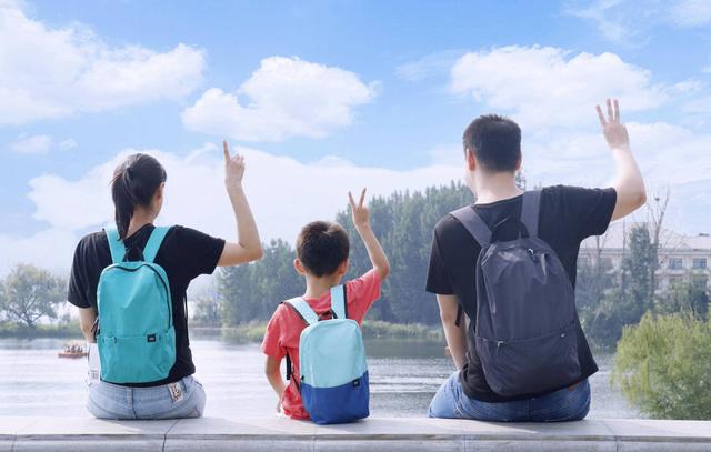 装得下的幸福感，小米小背包，一家人的美好选择