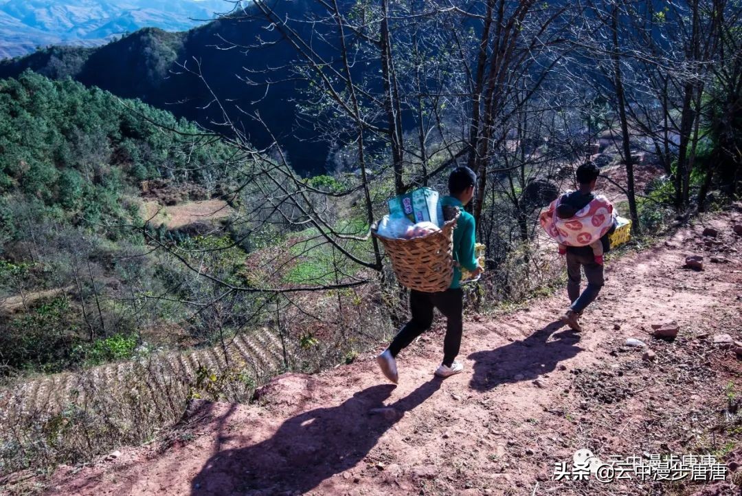 行走的风景大凉山里的尼波村