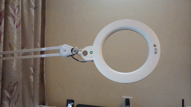 做个“养眼”的职场达人，小两千的护眼灯，爱德华非凡之光润眼灯