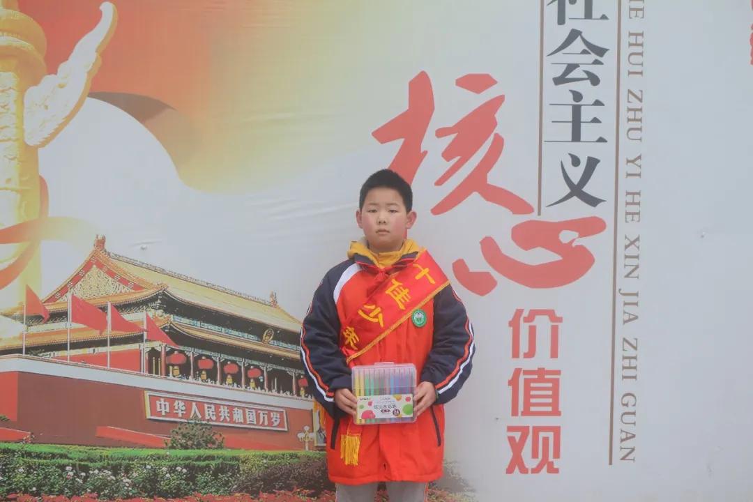 曾都区北郊五眼桥小学举行“十佳少年”颁奖仪式十佳少年,颁奖仪式,校园活动,学生评选,德育奖项