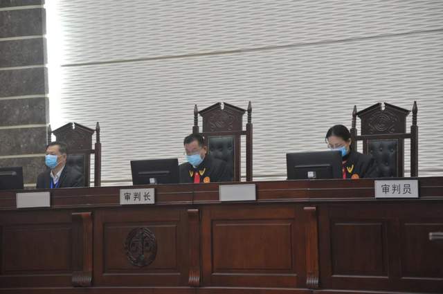 淮安清江浦区法院公开审理徐某等26名被告人组织考试作弊案