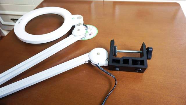 做个“养眼”的职场达人，小两千的护眼灯，爱德华非凡之光润眼灯