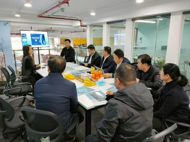 山东菏泽党政领导一行来访上海氦豚科技，亲自点单品尝机器人咖啡