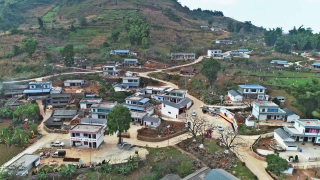 云南临沧小康村扮靓西南边陲