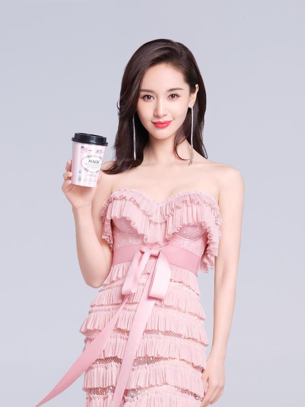 王子文官宣魔力Show奶茶果冻系列代言人，演绎魔力新浪潮