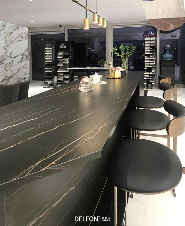 155㎡現(xiàn)代簡約巖板展館，堪比私人藝術(shù)館(圖8)
