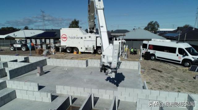 澳大利亚生产的砌砖机器人 一小时砌砖1000块