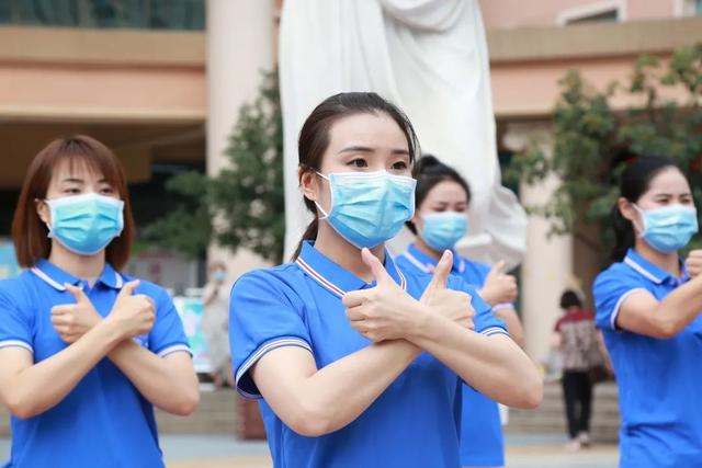 兑现迟到七个月的承诺！白衣换白纱，你是最美的新娘！