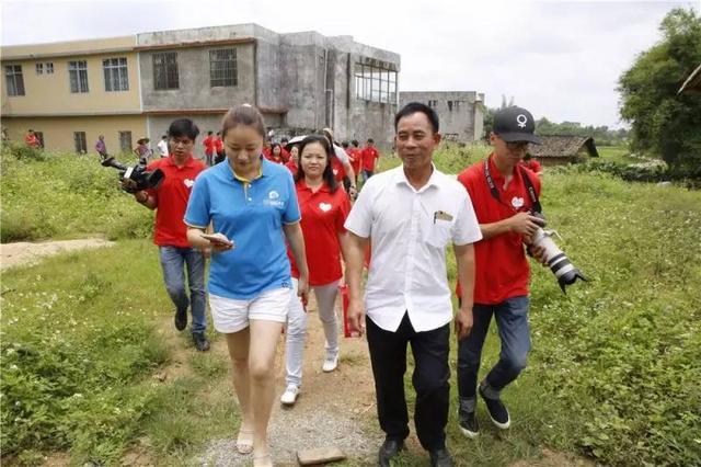 “慈善融真情，爱心无止境”，《发现品牌》栏目组爱心公益行活动（博白站）