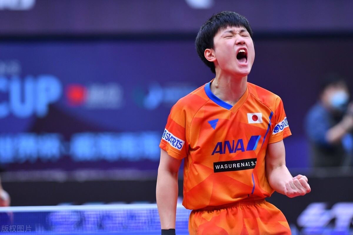 乒乓球——男子世界杯：日本选手张本智和晋级四强_威海