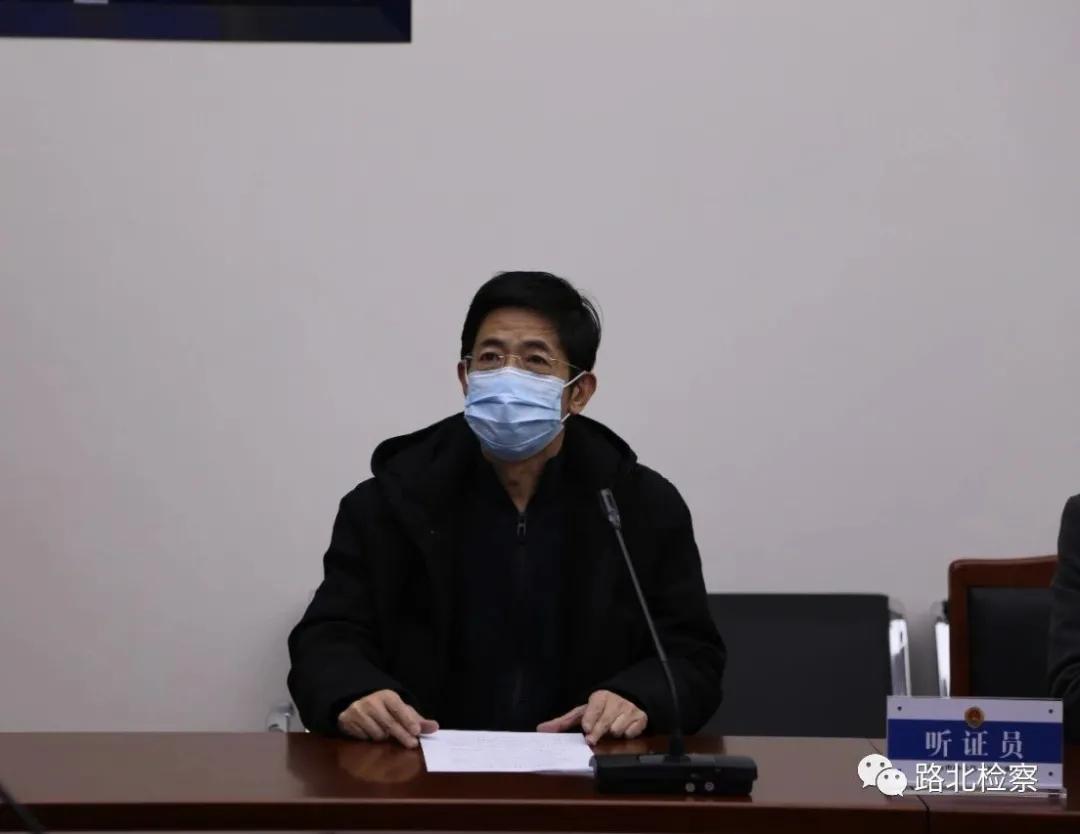 听证会由该院副检察长冯世斌主持,案件主办检察官,犯罪嫌疑人,被害人