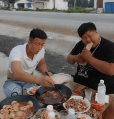 爆笑动图：血与泪的教训，内裤一定要勤洗！