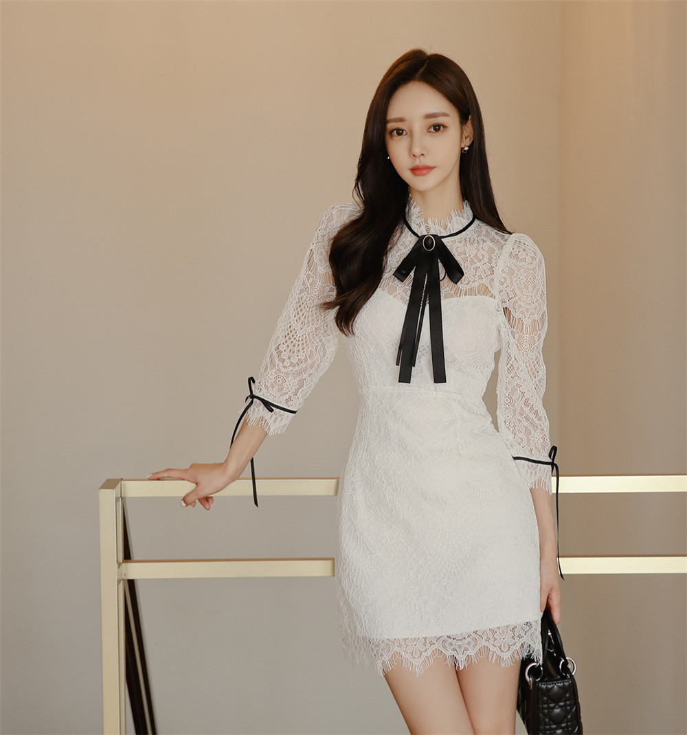 孙允珠丨羽帘白玫雕绣幕花系带蝴蝶裙