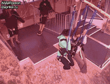 爆笑动图GIF：世界上最可怕的秋千