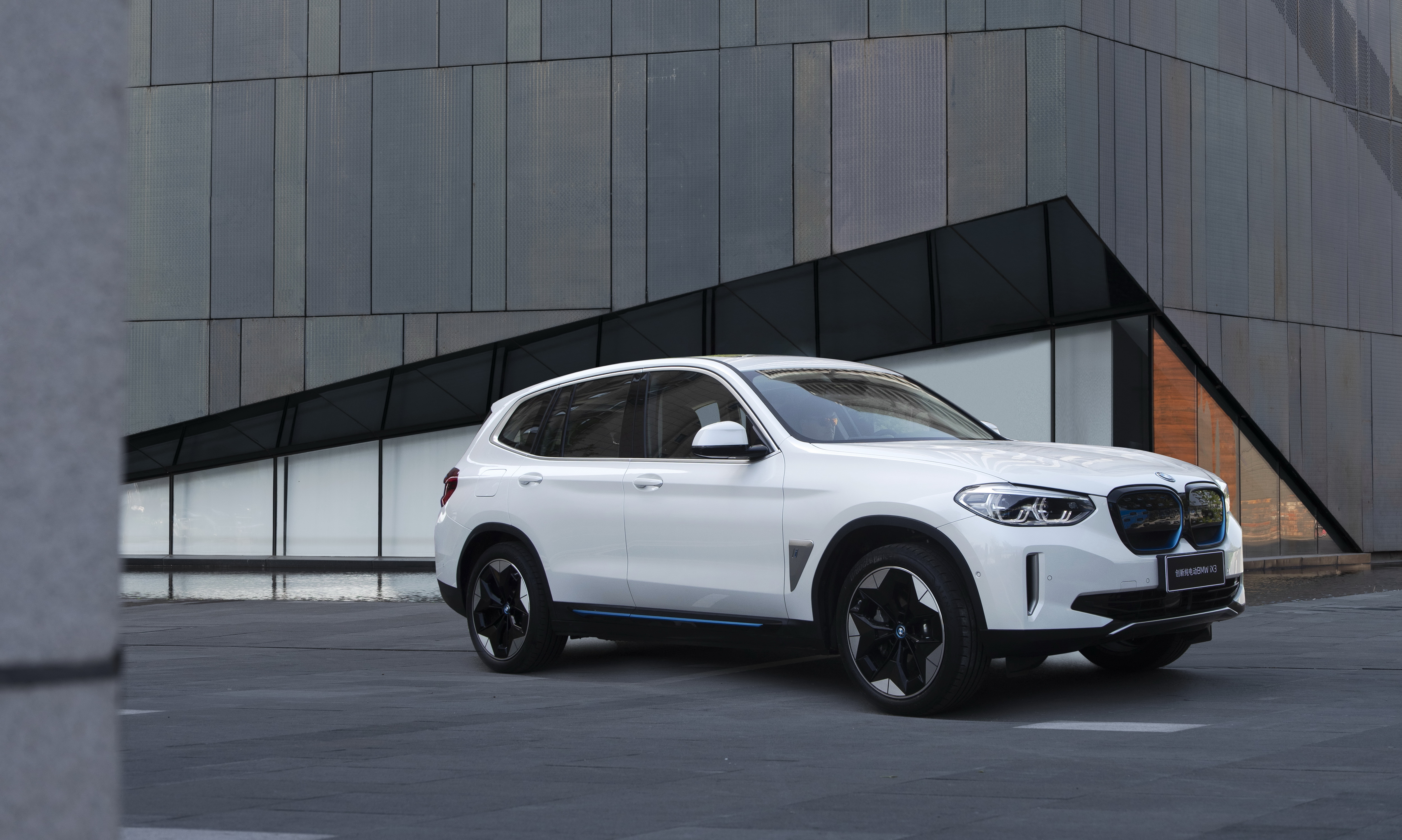 另外,基于ix3的独特性和技术优势,高翔先生对于宝马未来的电气化产品