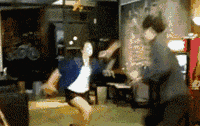 笑晕的GIF：一对情侣在车上亲热时被抓了！这么刺激的吗？