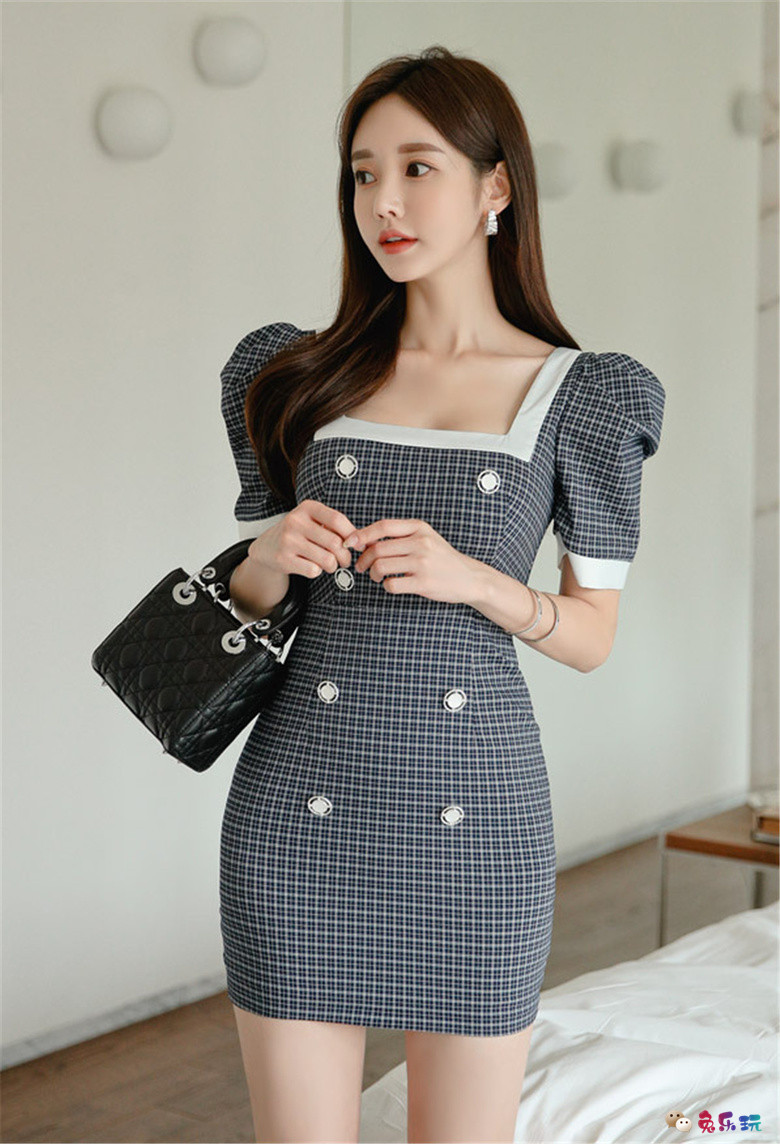 孙允珠丨磨砂石蜡钻灰巴洛克格调衣裙