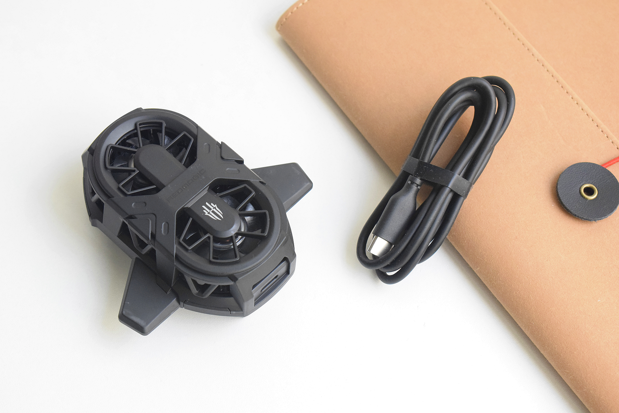 动力强劲降温瞬间红魔双核散热背夹赏评