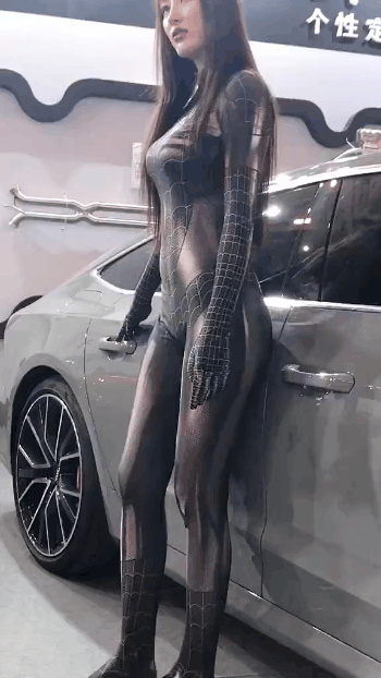 身材好的美女GIF动图：保持，保持，高冷，高冷！