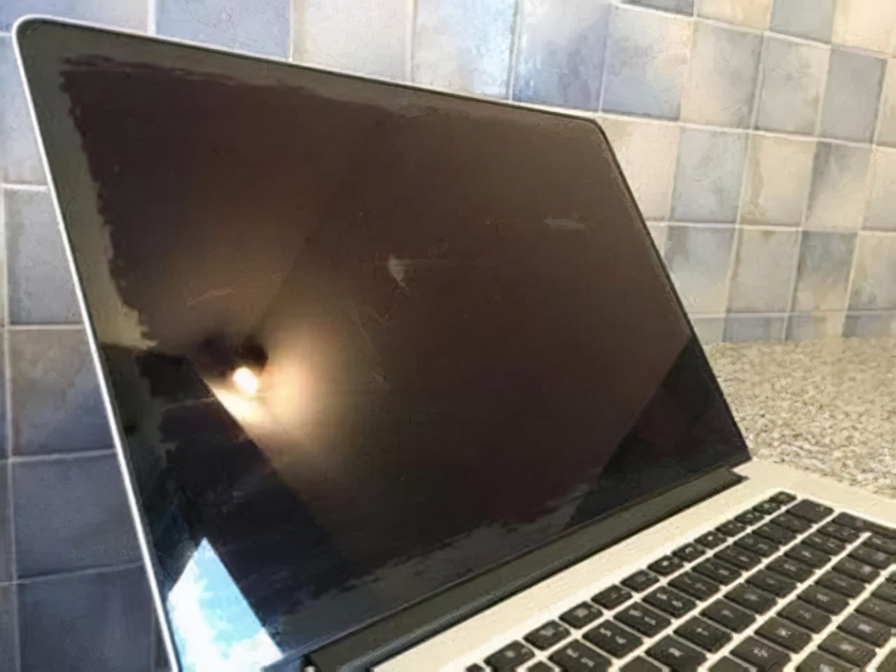macbook pro screen issues problems
