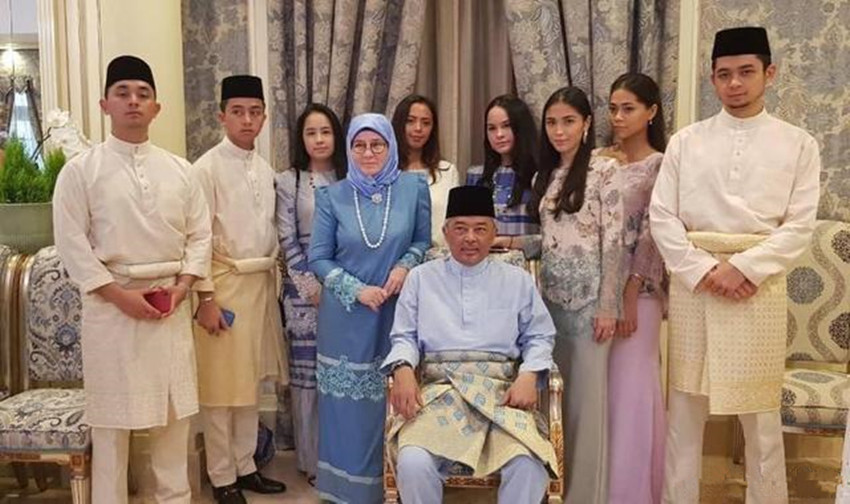 The king of Malaysia married 2 wives, gave birth to 5 tropical 