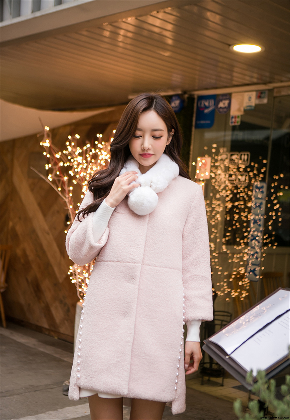 孙允珠丨玻璃镶珠红粉丽人细呢绒风衣