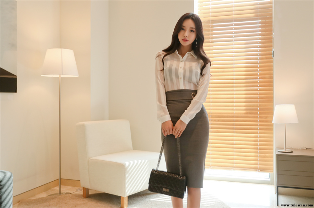 孙允珠丨百利甜绅士间隙柔色轻薄衬衫