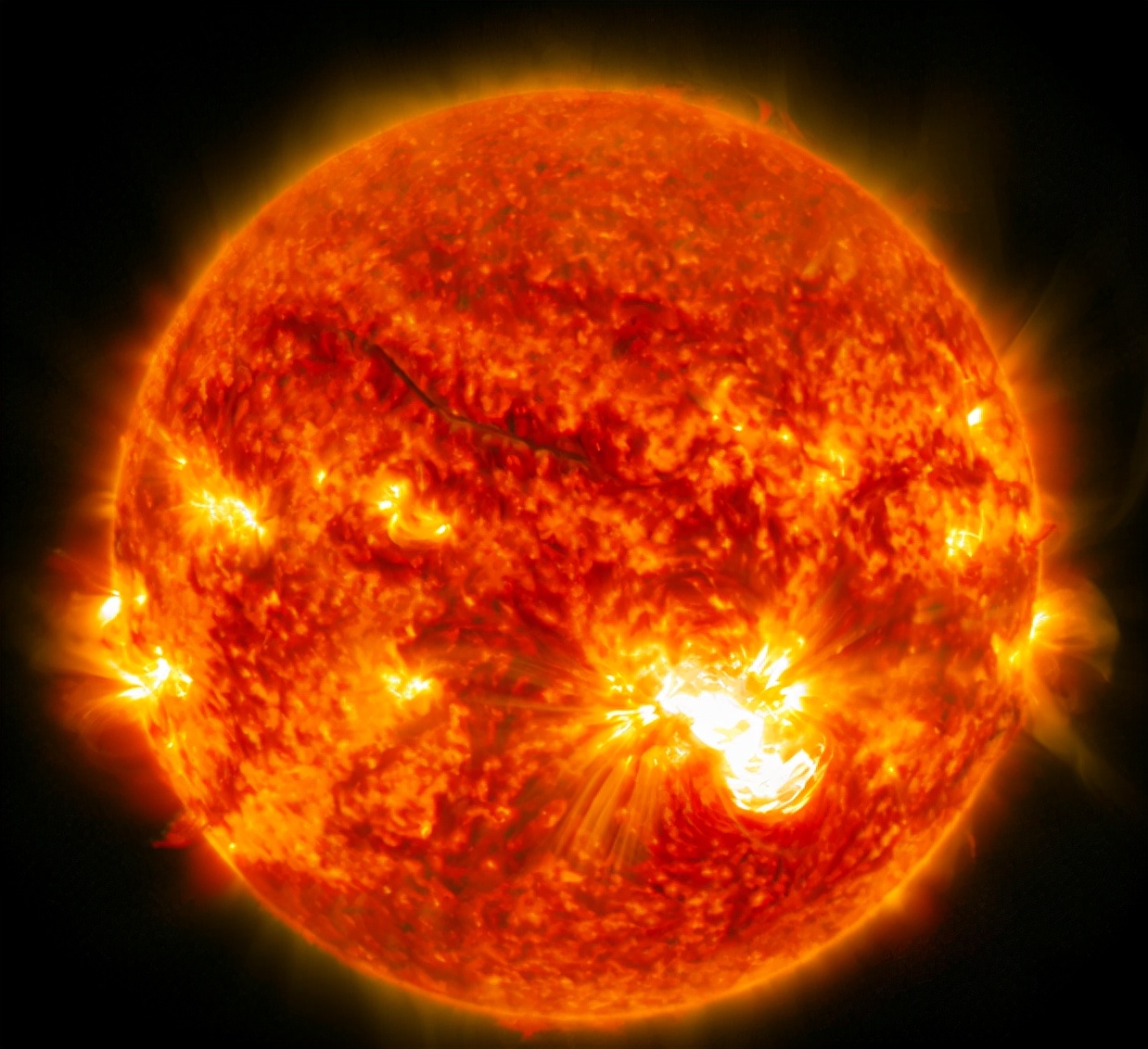 the sun is mostly made of hydrogen