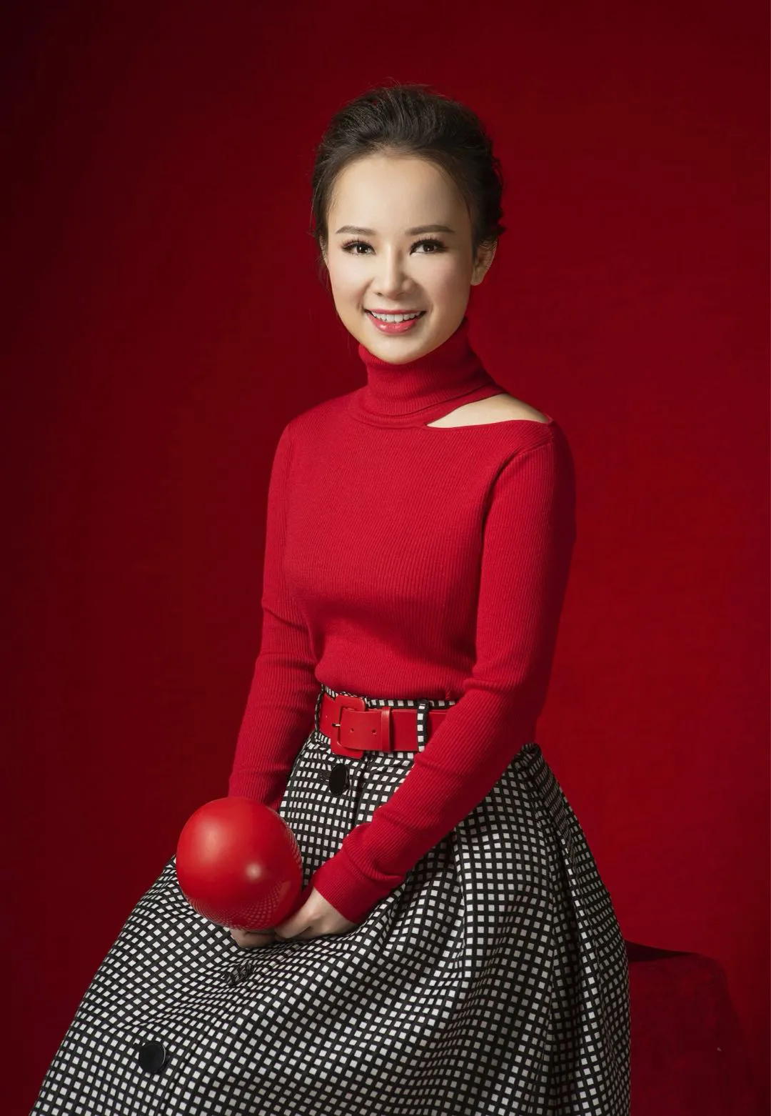 Avenue of Stars champion blind female singer Liu Sai: God took her eyes away, she couldn't take away her talent - iNEWS