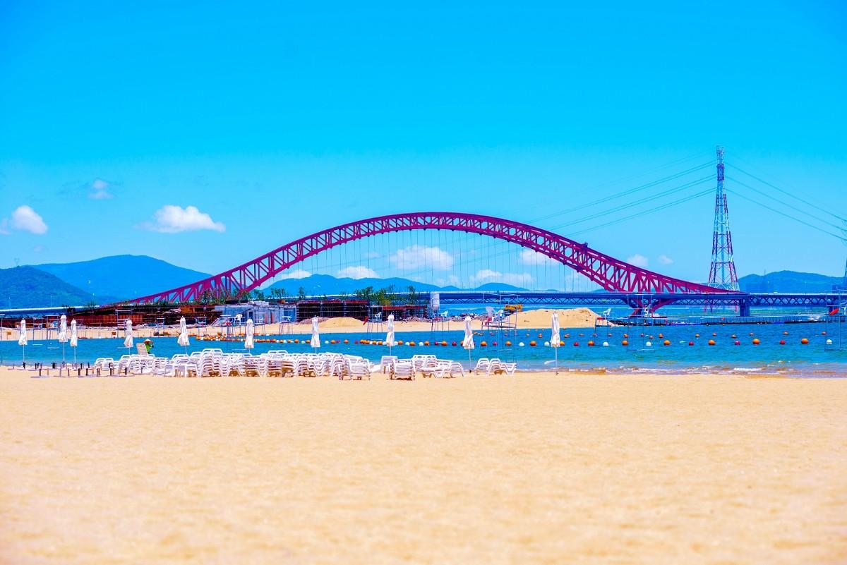 浙江宁波漂浮的海梅山湾沙滩公园单人票至少提前三个小时进行购买适用