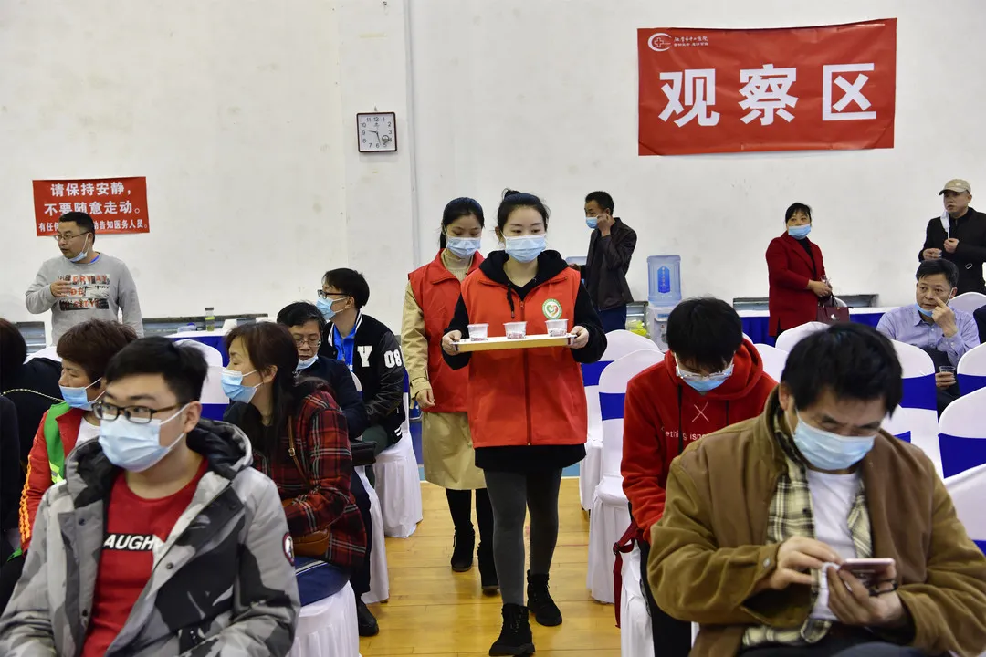152位惠景“志愿红”助力新冠病毒疫苗接种