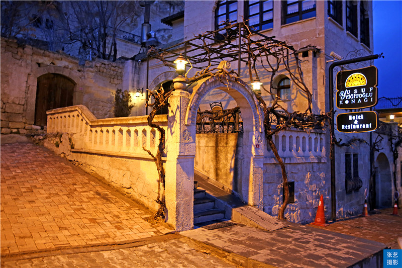 土耳其卡巴多奇亚，三百万年火山爆发形成岩洞，住在里面感觉如何