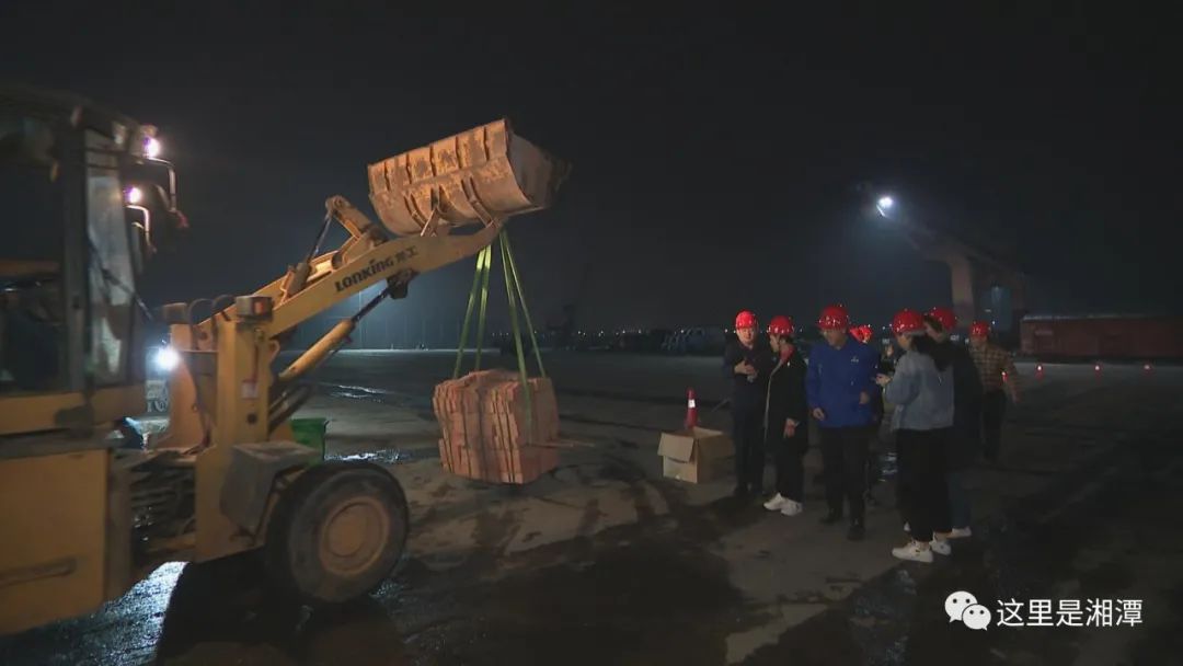 重视突出环境问题整改，湘潭市长张迎春夜访企业！