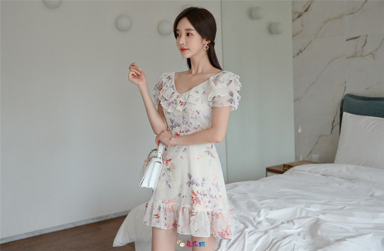 孙允珠丨芳町原野山茶小碎花可爱洋裙