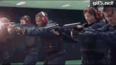 爆笑动态图片：快跑吧，你身体吃不消的！