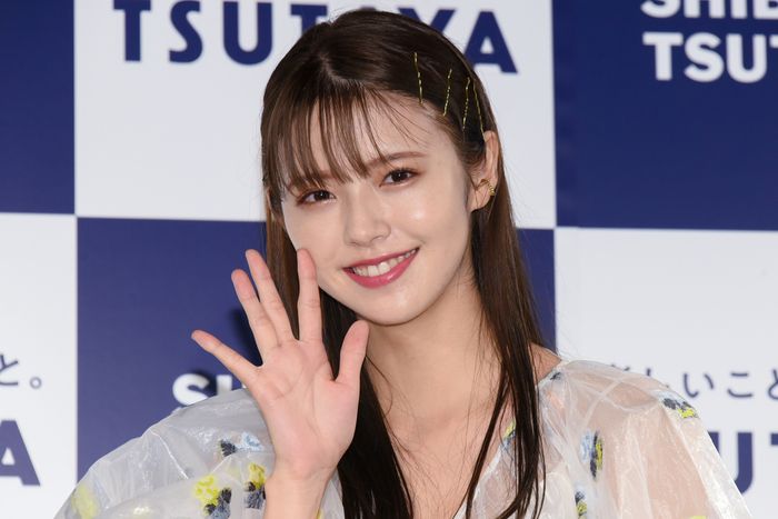 The First Photo Book Suzuki Yuka The Dress With Fluffy Sleeves And Fluffy Skirt Is Very Cute Inews