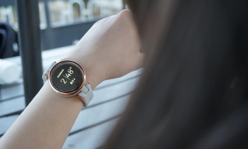 专门为女性做的智能手表，性价比颜值二选一，佳明Lily上手