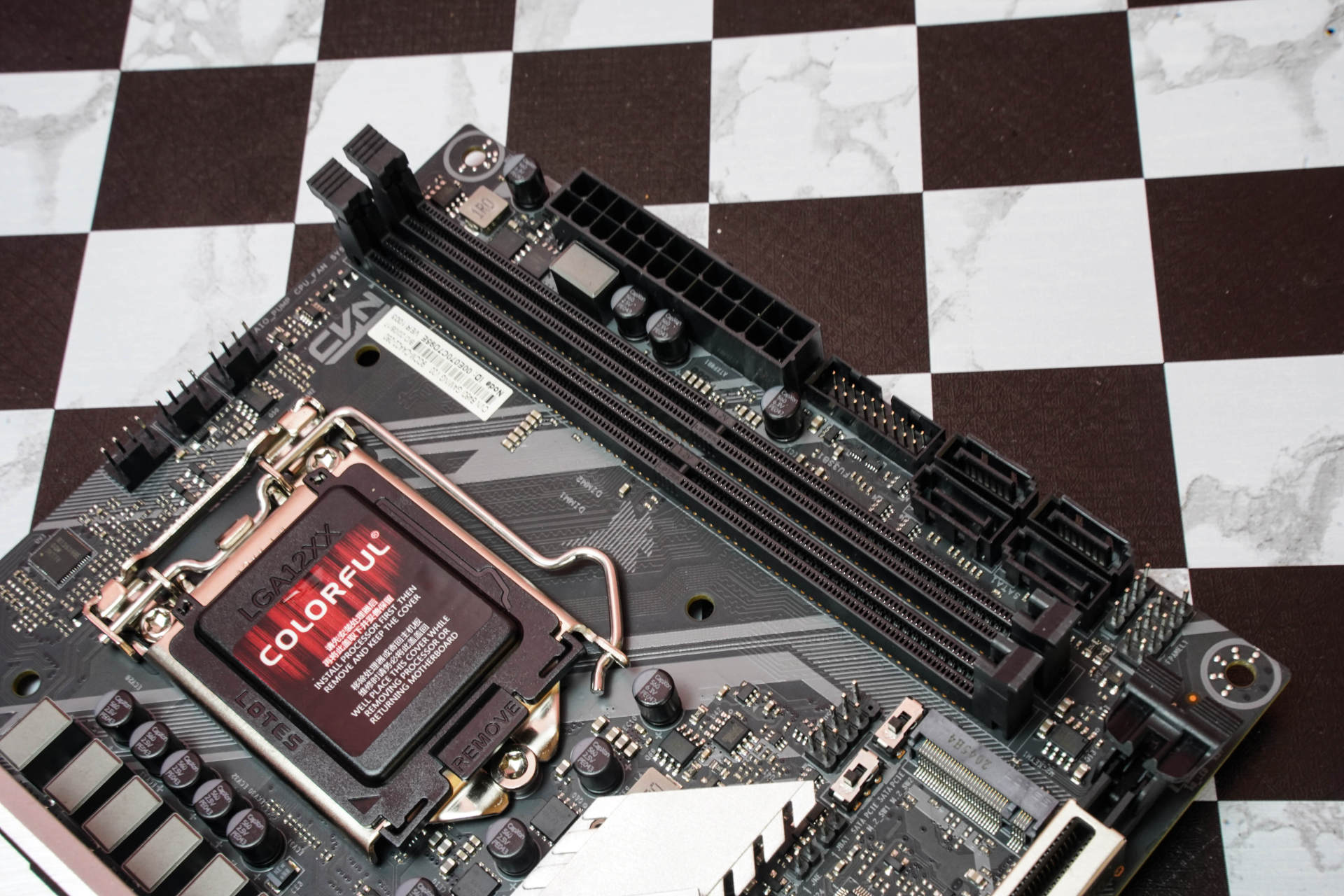 DIY玩家如何给媳妇选择电脑？乔斯伯BO100装机实录